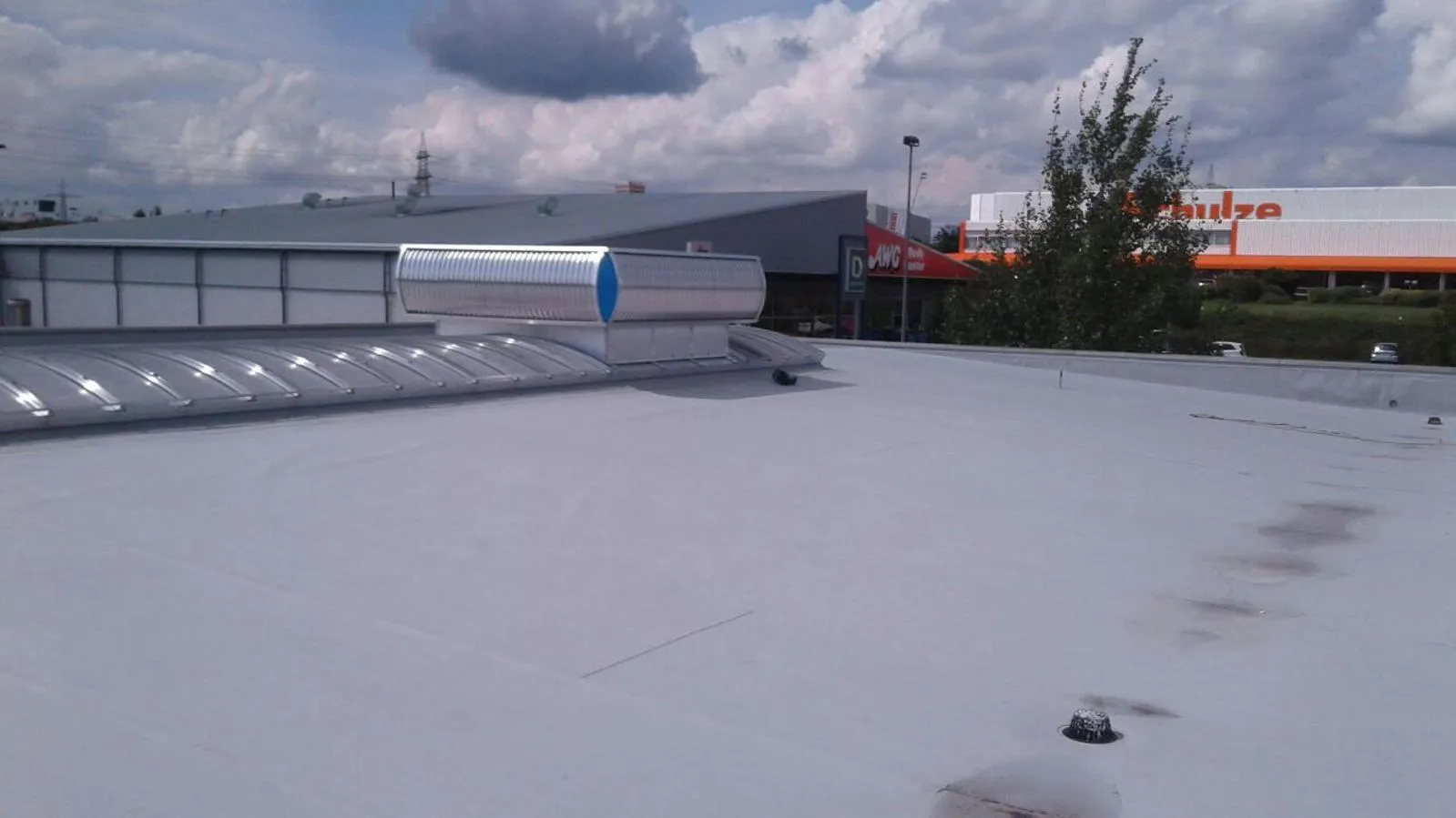 15.000 m² Flachdach für die Firma KAESER